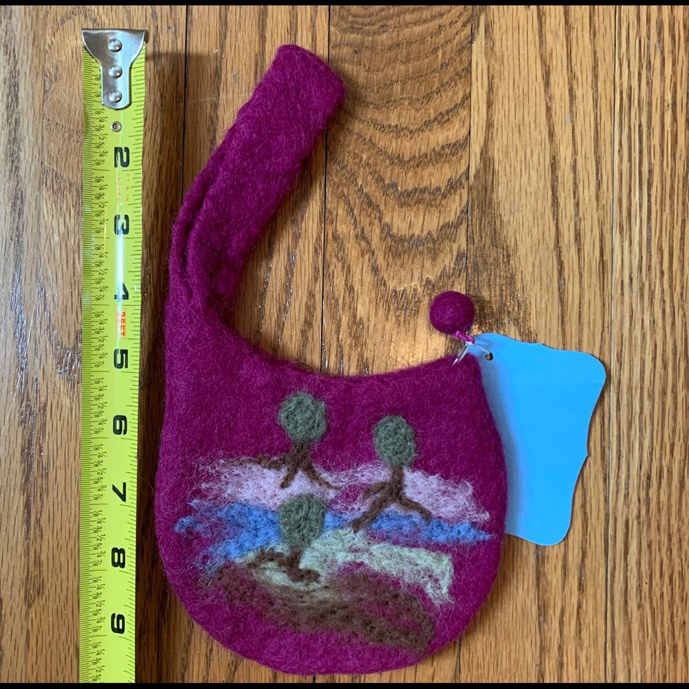 👜 NEW Handmade Needle Felted Wristlet